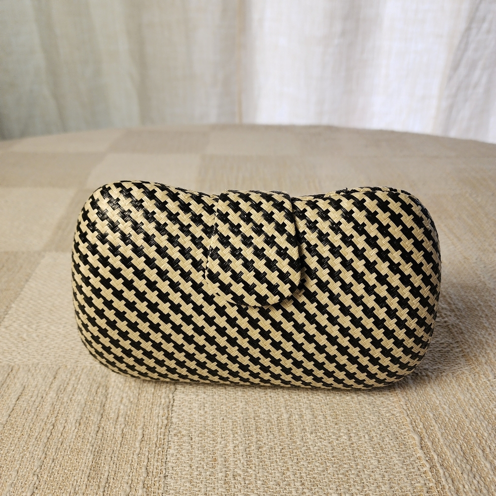 Y2K Banana Republic Woven Black and Tan Clutch